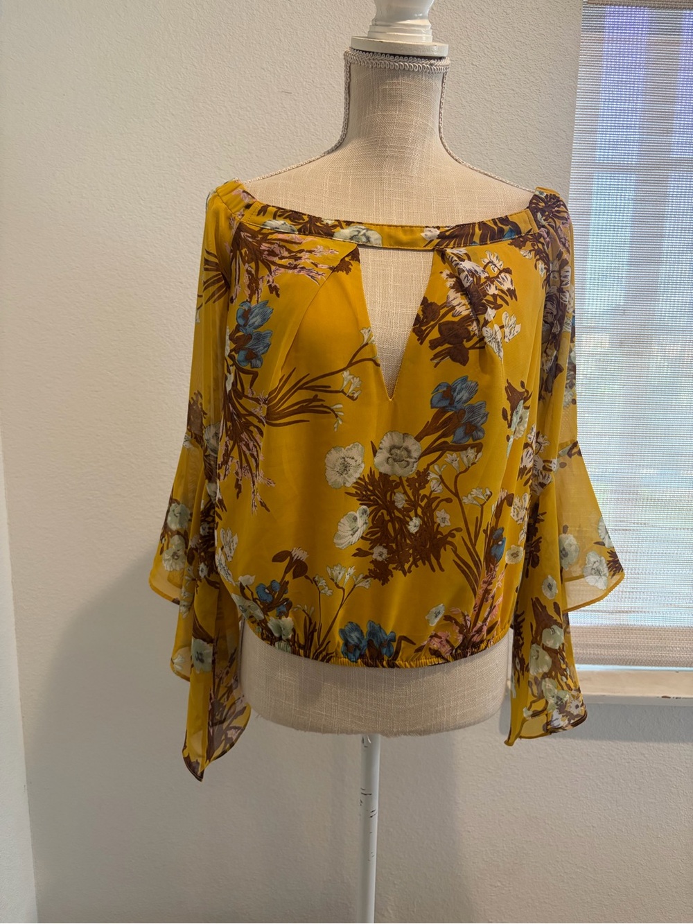 essue Mustard Floral Off-Shoulder Blouse with Keyhole
